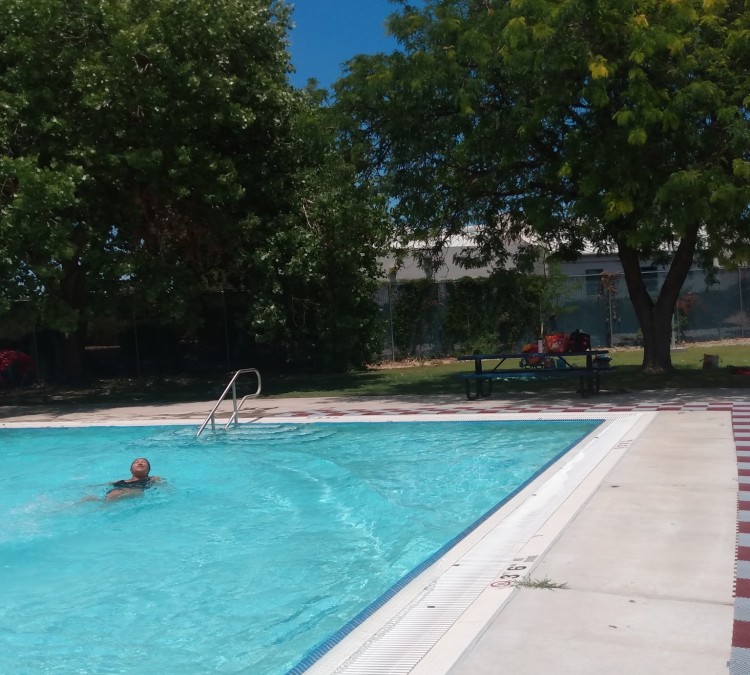 sierra-vista-swimming-pool-photo
